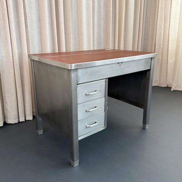 Steelcase 1940s Industrial Mid-Century Brushed Steel Military Desk With Leather Pop-Up Top For Sale - Image 4 of 12