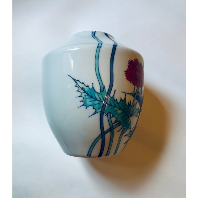 1970s Japanese Imaizumi Imaemon Iro-Nabeshima Porcelain Poppy Design Vase For Sale - Image 5 of 6