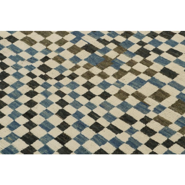 Looking for a custom size? For more information on customization capabilities, please reach out to custom@chairish.com....