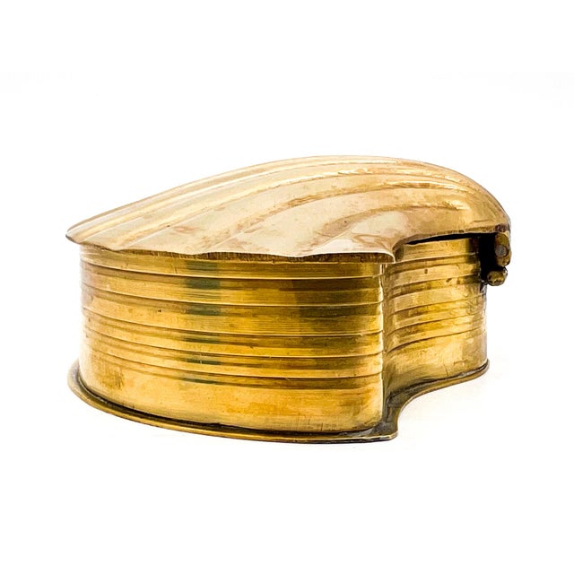 Vintage Brass Scallop Shell Hinged Box — Coastal / Hollywood Regency / Nautical For Sale - Image 10 of 11