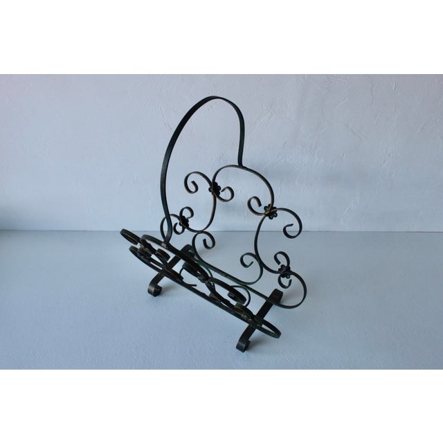 1980s Vintage Italian Scroll Work Rosettes Metal Green Gold Magazine Rack For Sale - Image 5 of 15