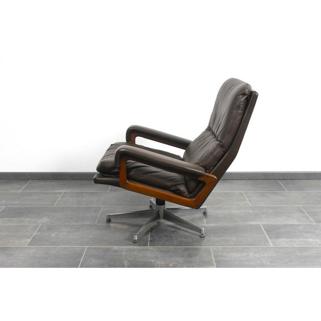 Leather in excellent condition, no wear visible, seldom used. This piece has an attribution mark, I am sure that it is...