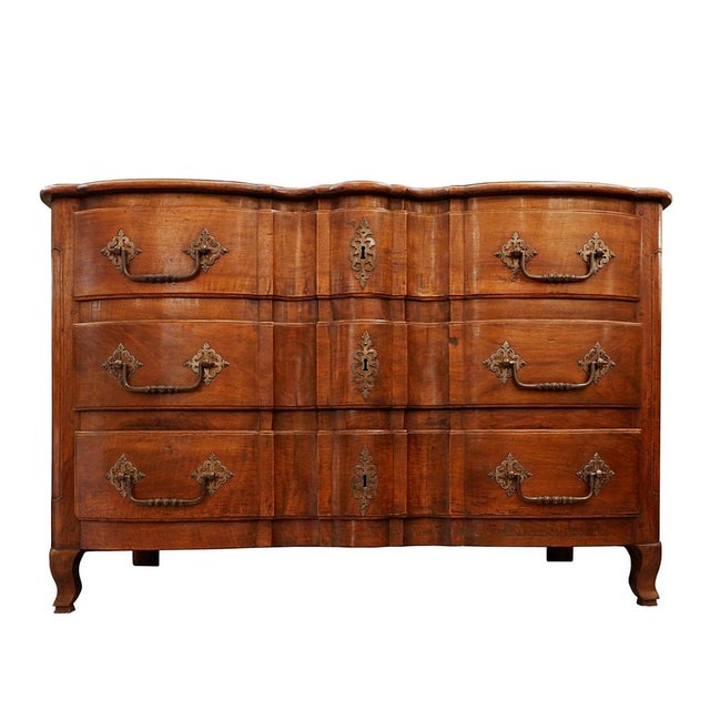 18th Century French Crossbow Front Chest of Drawers in Walnut For Sale - Image 15 of 15