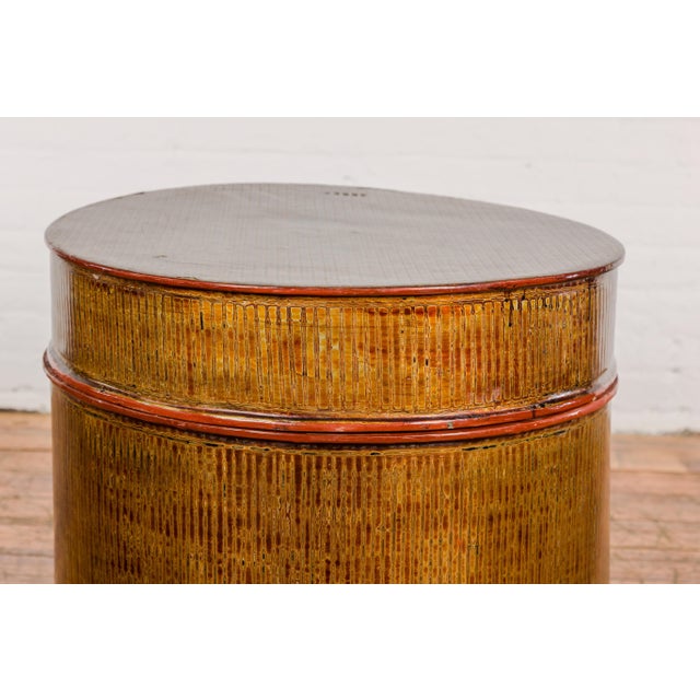 Burmese Vintage Negora Lacquer Circular Storage Bin with Vertical Stripes For Sale - Image 4 of 12