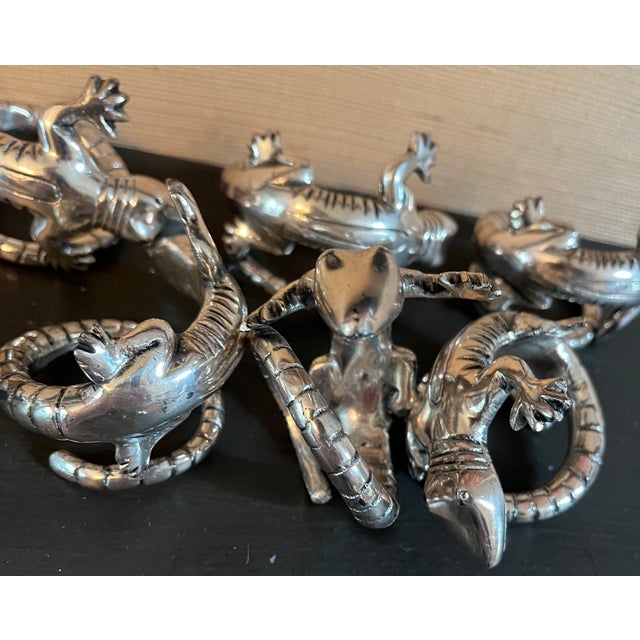 Lizard/gecko Napkin Rings Set of 6. Made from light pewter-aluminum alloy, finished with an antiquated, brushed silver...