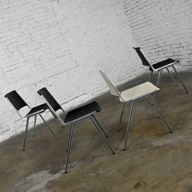 Black Vintage Mid Century Modern Aluminum Steelcase Stacking Chairs Model #1278 1 White 3 Black Set of 4 For Sale - Image 8 of 13
