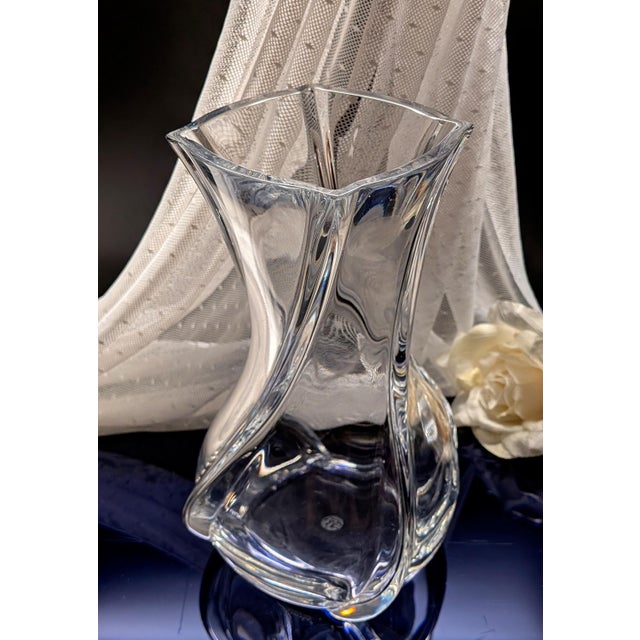 Baccarat Baccarat Crystal Serpentin 8-Inch Vase For Sale - Image 4 of 8