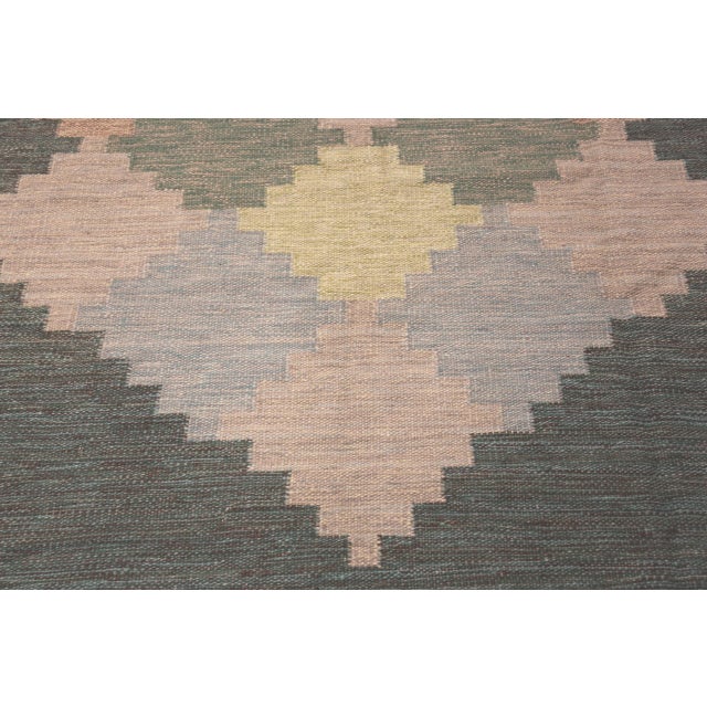 Vintage Inspired Kilim Rug For Sale In New York - Image 6 of 7