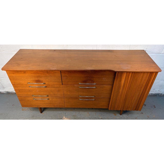 Mid 20th Century Mid 20th Century Modern Walnut Lowboy Dresser by Young Mfg., Attributed For Sale - Image 5 of 18