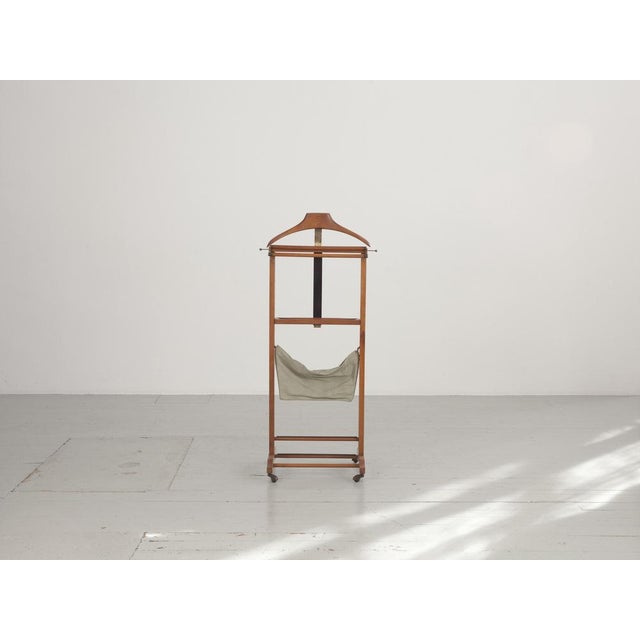 Valet in Beech with Wheels and Extendable Pole, 1950 For Sale - Image 4 of 18