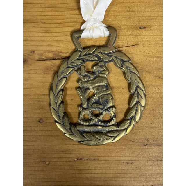 English Vintage English Horse Brass Ornament Warwickshire Bear For Sale - Image 3 of 3
