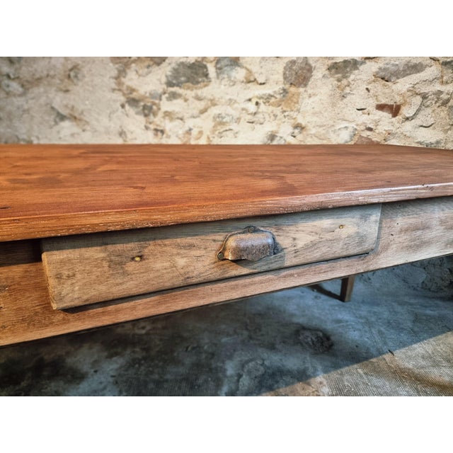 Antique French Farmhouse Dining Table in Oak and Pine, 1900s For Sale - Image 11 of 17