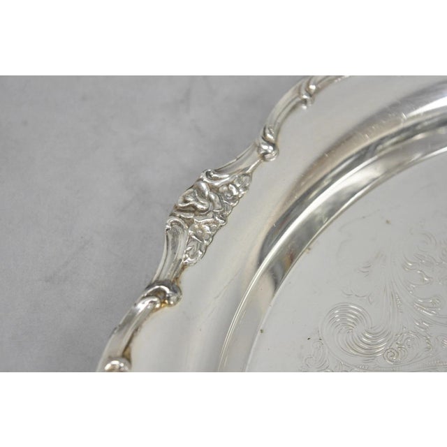Vintage Wm Rogers Wellington 1171 Round Silver Plated Etched Floral Platter Tray For Sale - Image 11 of 13