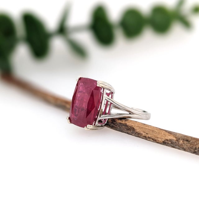 9.3ct Red Ruby Ring in Solid 14k White Gold | Cu 14x10mm | Solitaire Ring, Size 6.75 For Sale In Columbus - Image 6 of 7
