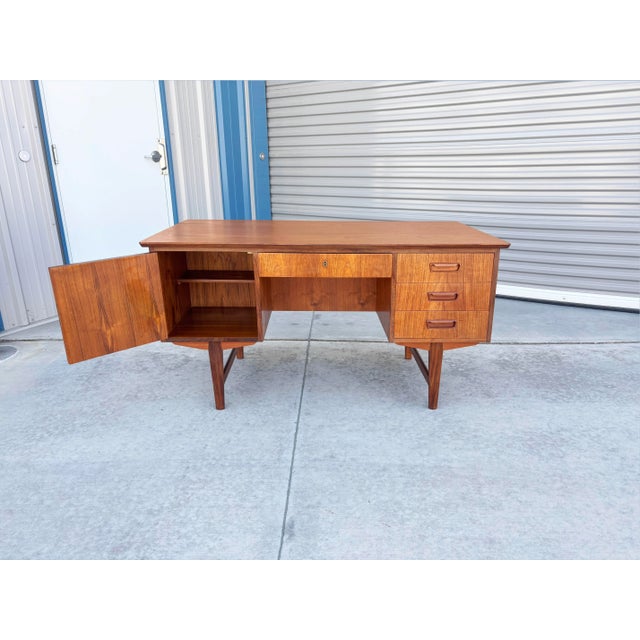 Wood 1960s Danish Modern Teak Partners Desk With Drop-Down Bar & Bookcase Back For Sale - Image 7 of 12
