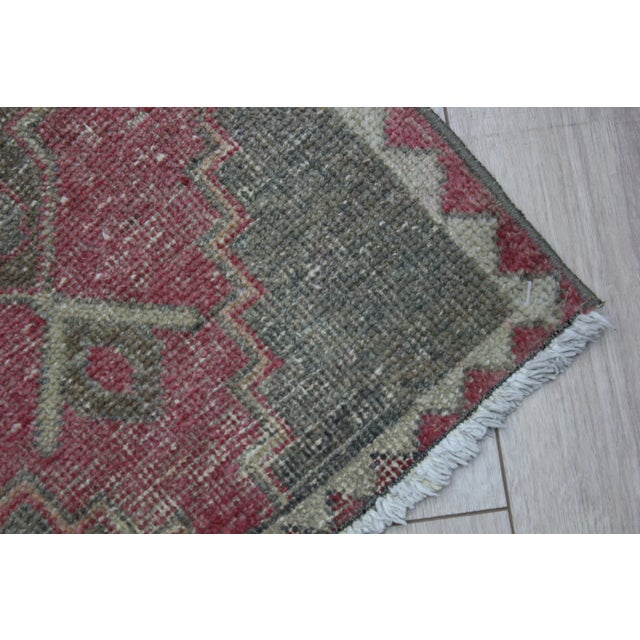 1970s 1970s Turkish Red Medallion Doormat Rug For Sale - Image 5 of 13