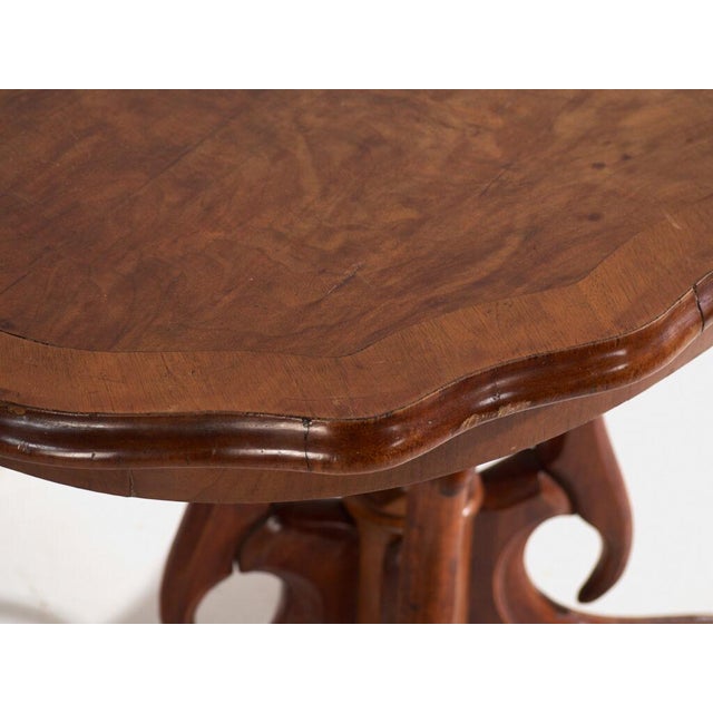 Salon Table in Walnut, Central Europe, 1880 For Sale - Image 4 of 11