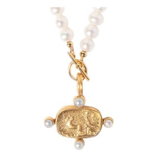 Chariot Pearl Necklace For Sale