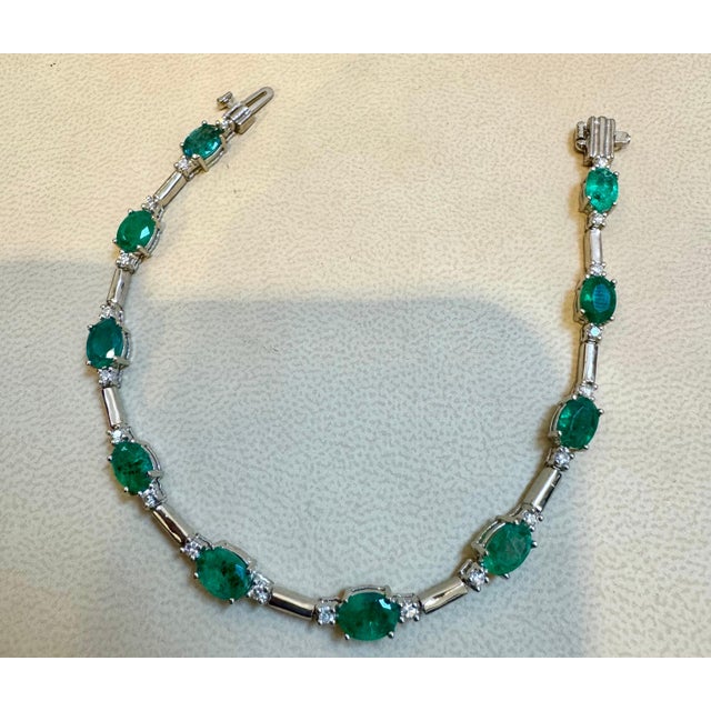 8 Carat Emerald & 1 Carat Diamond Tennis Bracelet 14 Karat White Gold, 7.25" For Sale In New York - Image 6 of 18