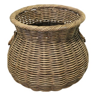 Fireside Log Basket in Wicker For Sale