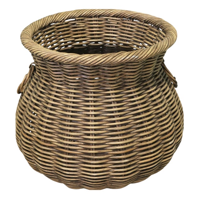 Fireside Log Basket in Wicker For Sale