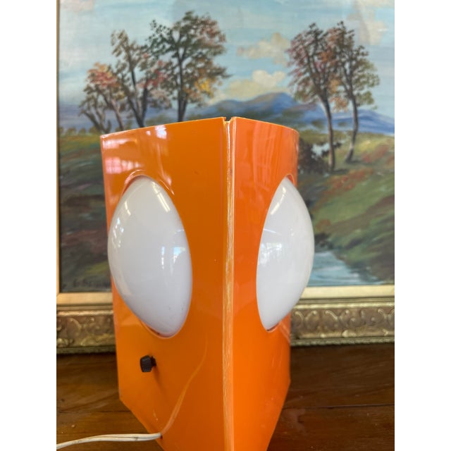 1970s Space Age Triangular Table Lamp in Orange Plastic With White Glass Domes. For Sale - Image 4 of 10