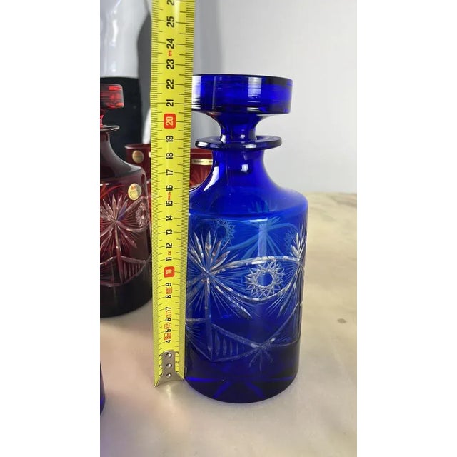 Italian Bottle and Colored Lead Crystal Glasses, 1980, Set of 7 For Sale - Image 10 of 11