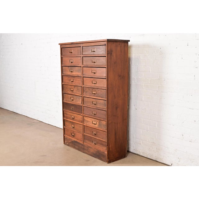 Victorian Antique Arts & Crafts Pine 20-Drawer Filing Cabinet or Apothecary Cabinet, Circa 1900 For Sale - Image 3 of 15
