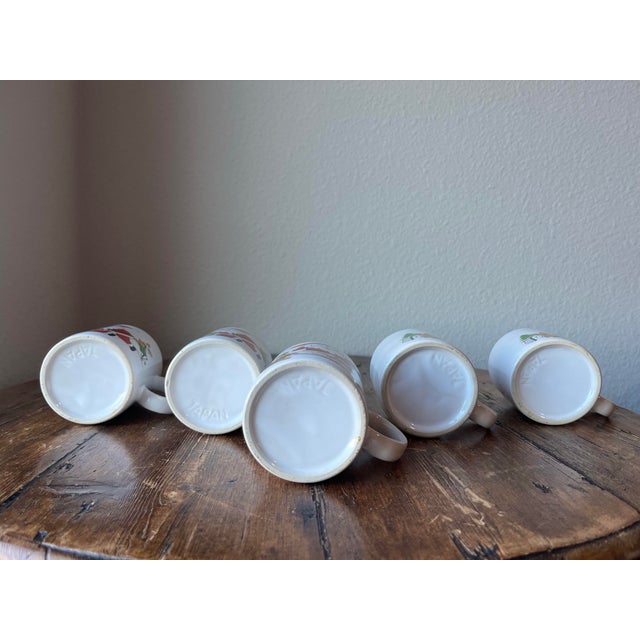 Traditional 1980s Set of 5 - Santa Christmas Mug Made in Japan Santa Clause Playing Football, Skiing, Hockey For Sale - Image 3 of 7