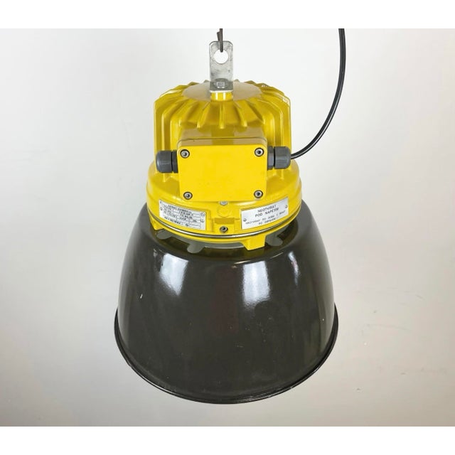 Black Industrial Yellow Explosion Proof Lamp with Black Enameled Shade from Elektrosvit, 1990s For Sale - Image 8 of 18