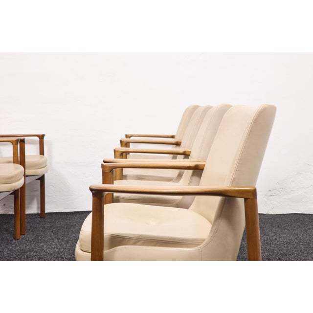 Beige Mid-Century Conference Armchairs in Walnut and Vinyl Leather by Ib Kofod-Larsen, 1963, Set of 8 For Sale - Image 8 of 18