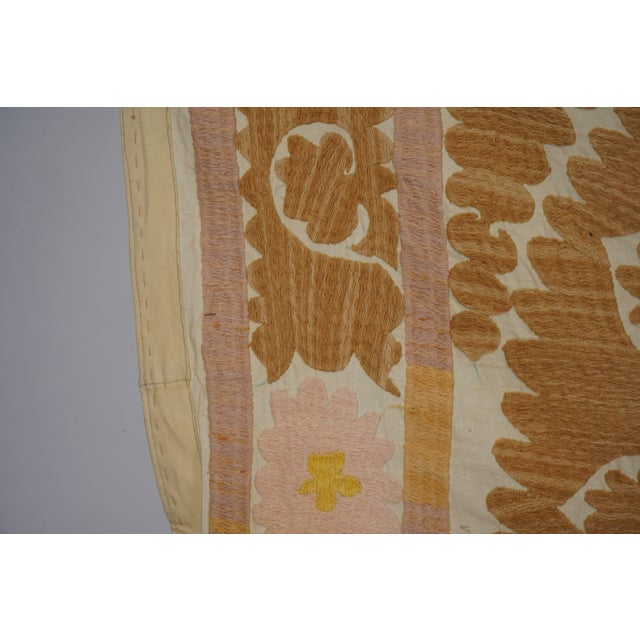 Suzani White Washed Pale Tribal Tapestry - Camel Uzbek Table Cloth 4'3'' X 4'6'' For Sale In New York - Image 6 of 14