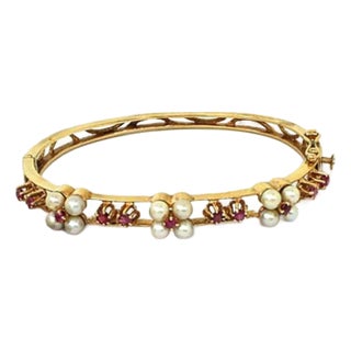 10481 - Ruby & Pearls 14k Yellow Gold Bangle Bracelet For Sale