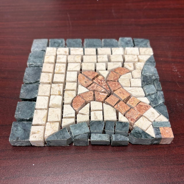 Mediterranean Verde Saltan Marble / Botticino Marble / Montsoreau Marble Satin Finish Fungi Decorative Mosaic Corner For Sale - Image 3 of 4