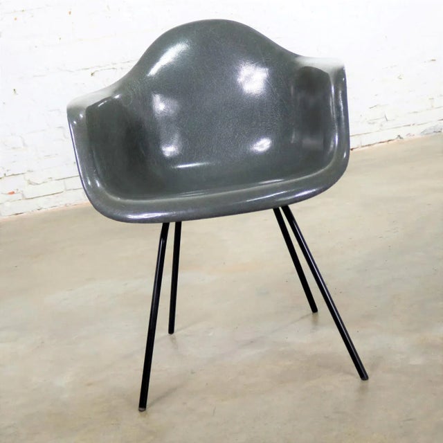 Herman Miller Elephant Hide Gray Eames Herman Miller Molded Fiberglass Dax Arm Shell Chair H Base For Sale - Image 4 of 13