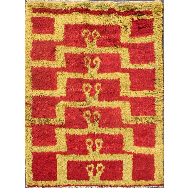 Vintage Mid-Century Tulu Vintage Rug With Tribal Pattern in Red and Green Gold For Sale - Image 13 of 13