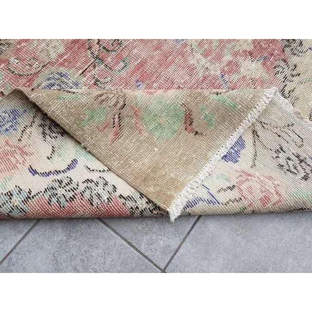 1960s 6x10 Geometric Design Floral Carpet For Sale - Image 9 of 10