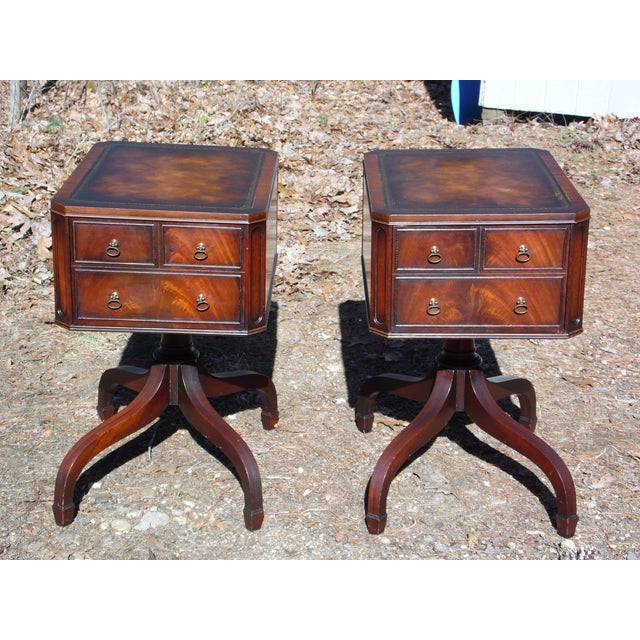 Vintage Pair Weiman Federal Regency Mahogany Leather Top End Tables