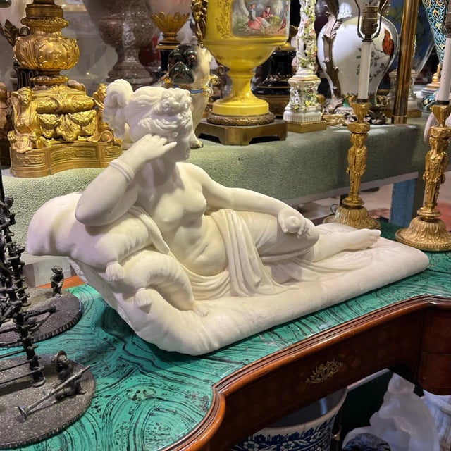 Very finely carved 19 century Italian Marble Sculpture of Pauline Bonaparte / Borghese as Venus Victrix After Antonio Canova.