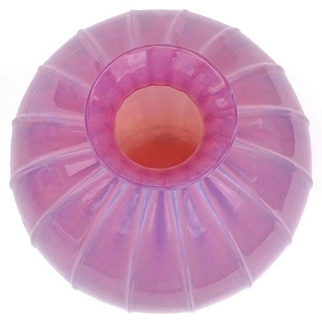 Mid 20th Century Murano Barovier Toso Vintage Pink Opalescent Italian Art Glass Paneled Surface Decorative Flower Vase For Sale - Image 5 of 10