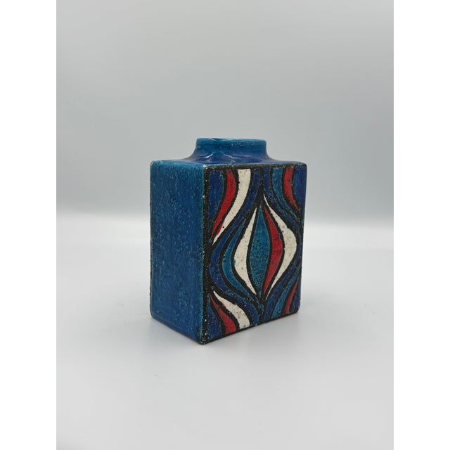 A striking Italian Mid-Century Modern vase designed by Aldo Londi for Bitossi and imported by Raymor. The compact...