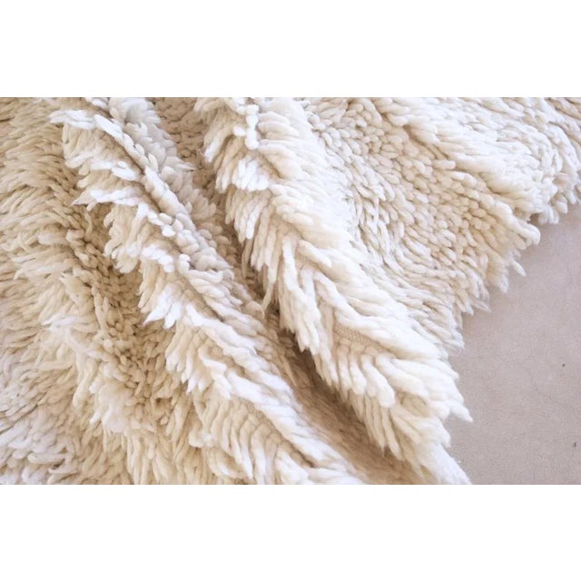 1990's Moroccan Solid White Rug - 9.2 X 4.7 Ft For Sale In Cleveland - Image 6 of 8