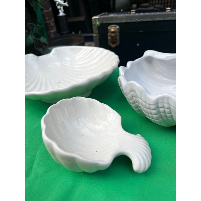 Up for consideration is a beautiful vintage trio of white ceramic shell style bowls. These would look lovely in your home,...