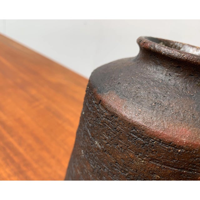 1960s Mid-Century German Studio Pottery Brutalist Vase by Gerhard Liebenthron, 1974 For Sale - Image 5 of 18