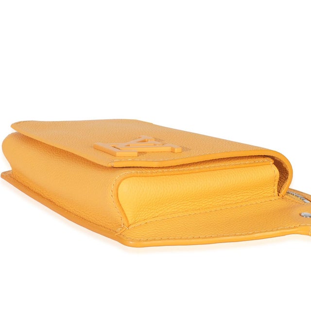 Safran Yellow Grained Calfskin Aerogram Takeoff Slingbag For Sale In New York - Image 6 of 9