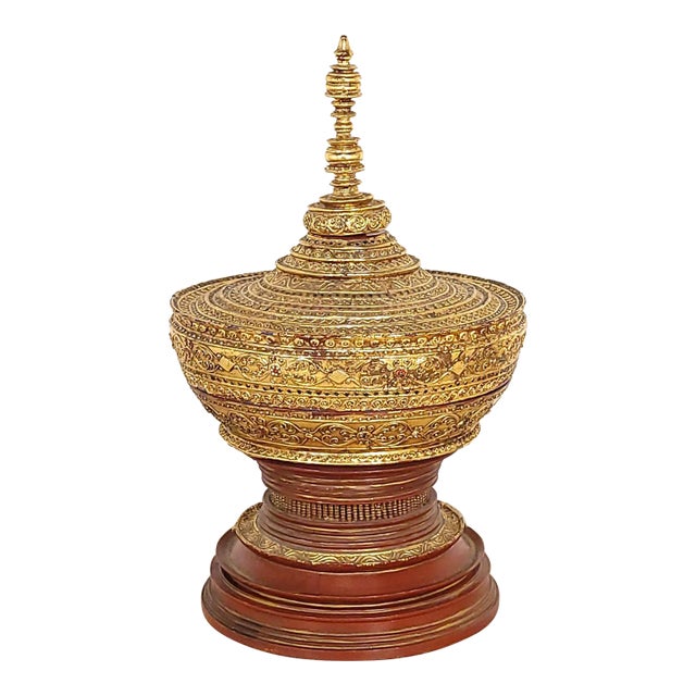 Southeast Asian Jeweled and Gilt Lacquered Offering Box, 19th Century For Sale