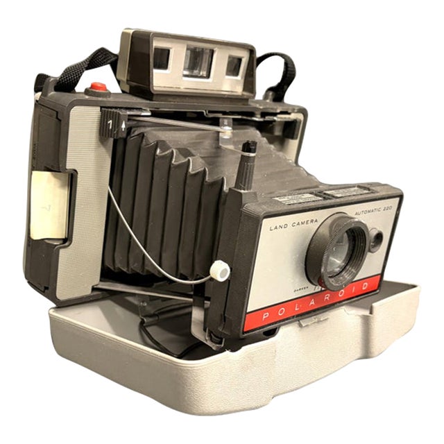 Vintage 1960s Polaroid Land Camera – Model #220 For Sale