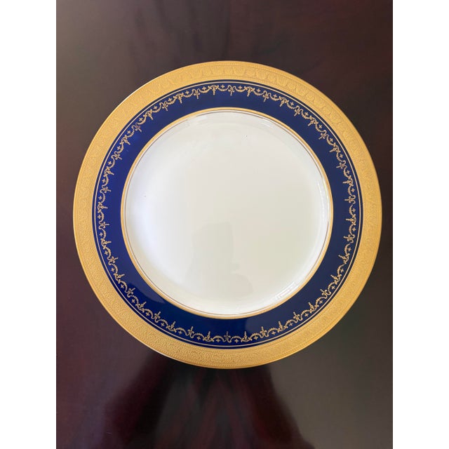 Aynsley Georgian Cobalt Dinner Dishes, England, Late 20th Century, Fit for an Embassy For Sale - Image 9 of 15