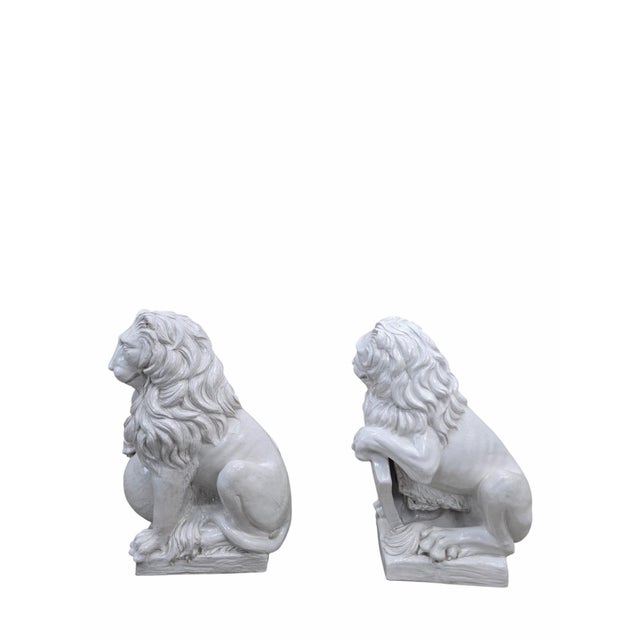 Vintage Neoclassical Style Heraldic Lion Sculptures – Set of 2 For Sale - Image 4 of 10