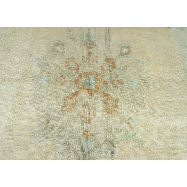 Turkish Vintage Rug 4'6" x 7' #21299 For Sale - Image 4 of 8